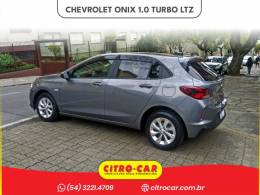 CHEVROLET - ONIX - 2022/2022 - Cinza - R$ 78.900,00