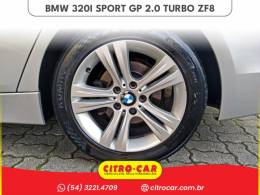 BMW - 320I - 2017/2018 - Prata - R$ 135.900,00